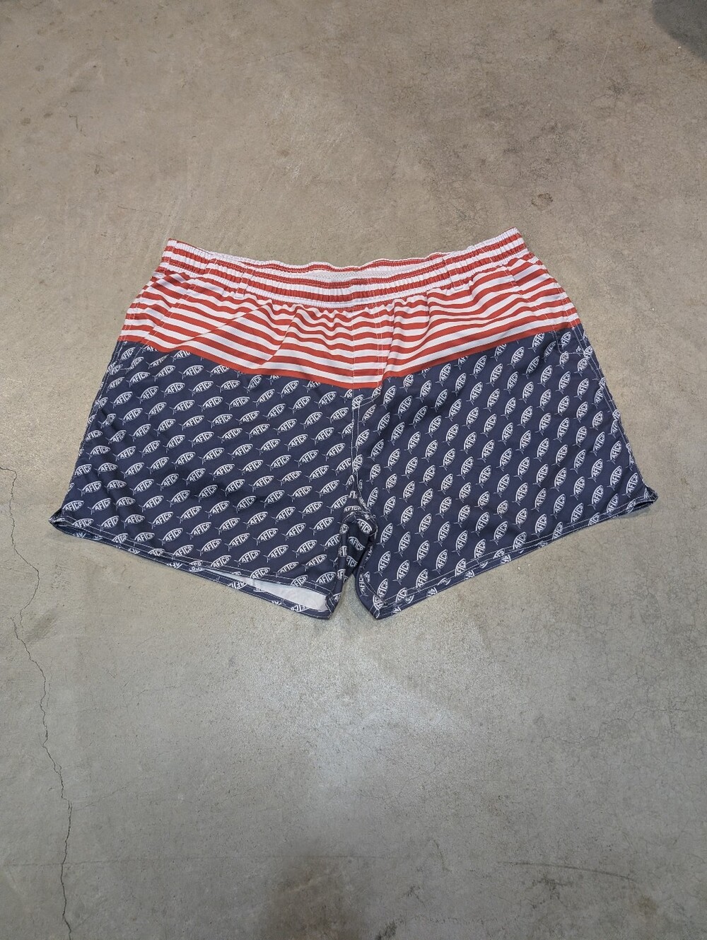 AFTCO American Flag Swim Trunks Mesh Lined Mens XXL Elastic Waist Shorts Beach